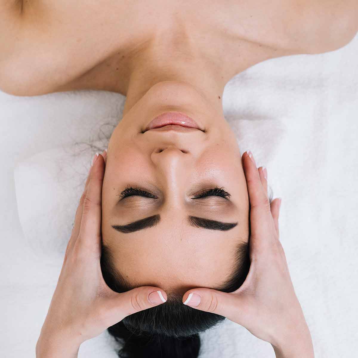 Cure Massage Προσώπου – Βαθιά Αναζωογόνηση, Αντιγήρανση & Φυσική Λάμψη